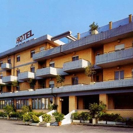 Hotel San Crispino Morrovalle المظهر الخارجي الصورة
