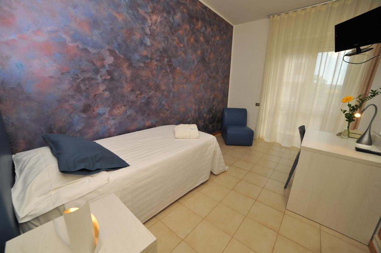 Hotel San Crispino Morrovalle المظهر الخارجي الصورة