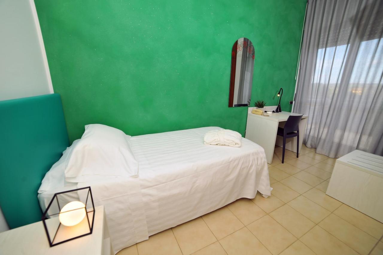 Hotel San Crispino Morrovalle المظهر الخارجي الصورة