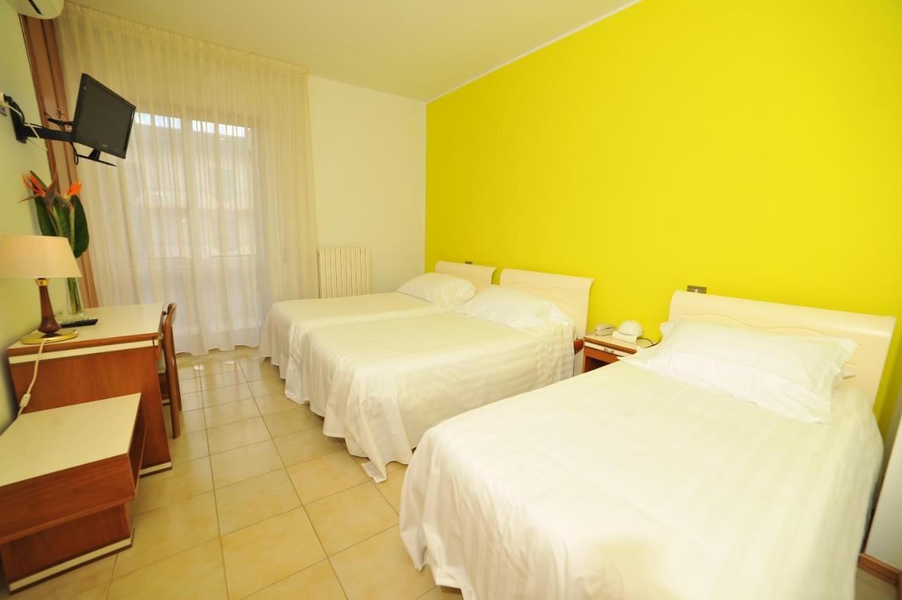Hotel San Crispino Morrovalle المظهر الخارجي الصورة